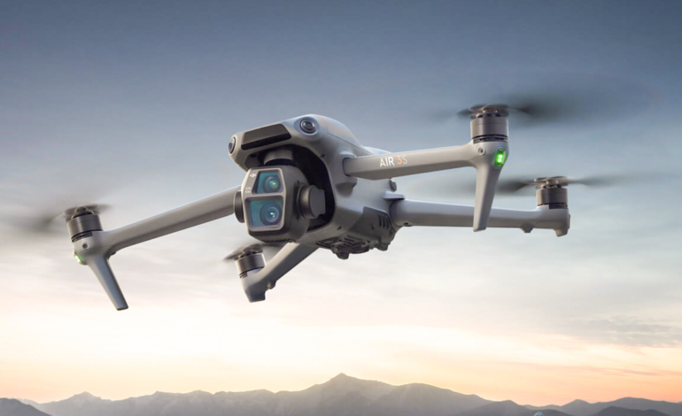 drone-fabrika-dji-air-3s