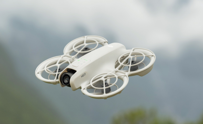 drone-fabrika-dji-neo